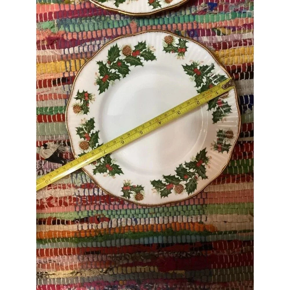 Rosina Co Fine Bone China Yuletide Pattern Plates 8.25